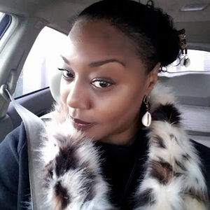 Meet your Posher, Tee